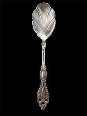 Vintage 1881 Rogers Oneida Silverplate Sugar Shell Spoon Victorian Classic 6”